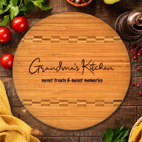 Grandmas-Kitchen-Round-Bamboo-Inlay-Cutting-Board-Sweet-Treats-and-Loving-Memories_BRD-RD-99-3049_57066e8f-11ff-46ea-8f93-b5145e63160f-1